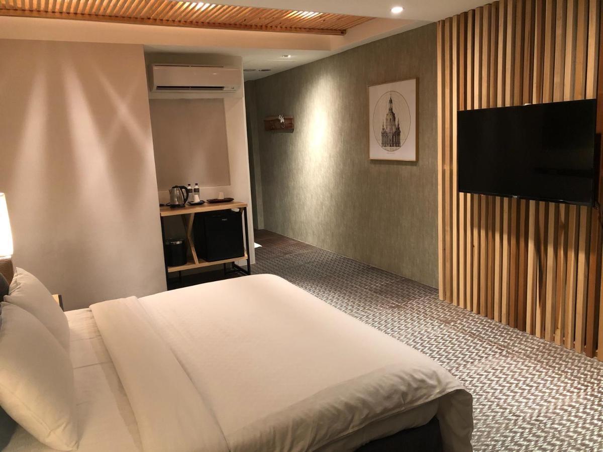 Pingtung Roppongi Motel - Jianhua المظهر الخارجي الصورة